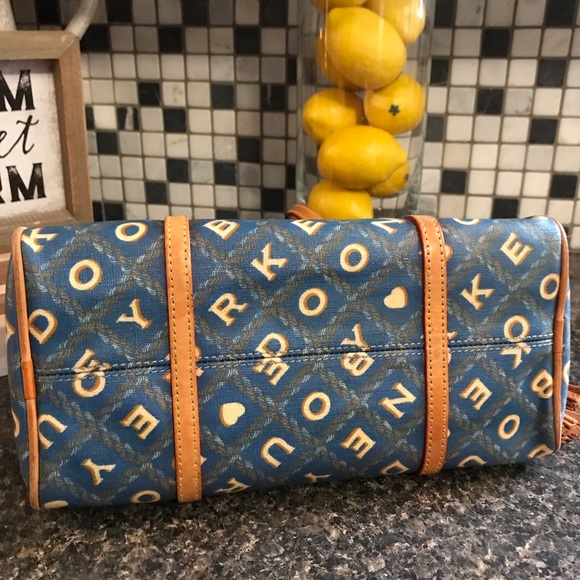 Dooney & Bourke Handbag 👜 - Picture 4 of 4